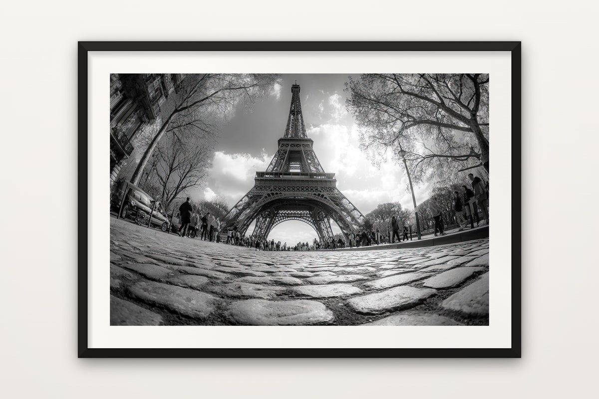 The Eiffel Tower wall art print – The Eiffel Tower in black and white, Paris